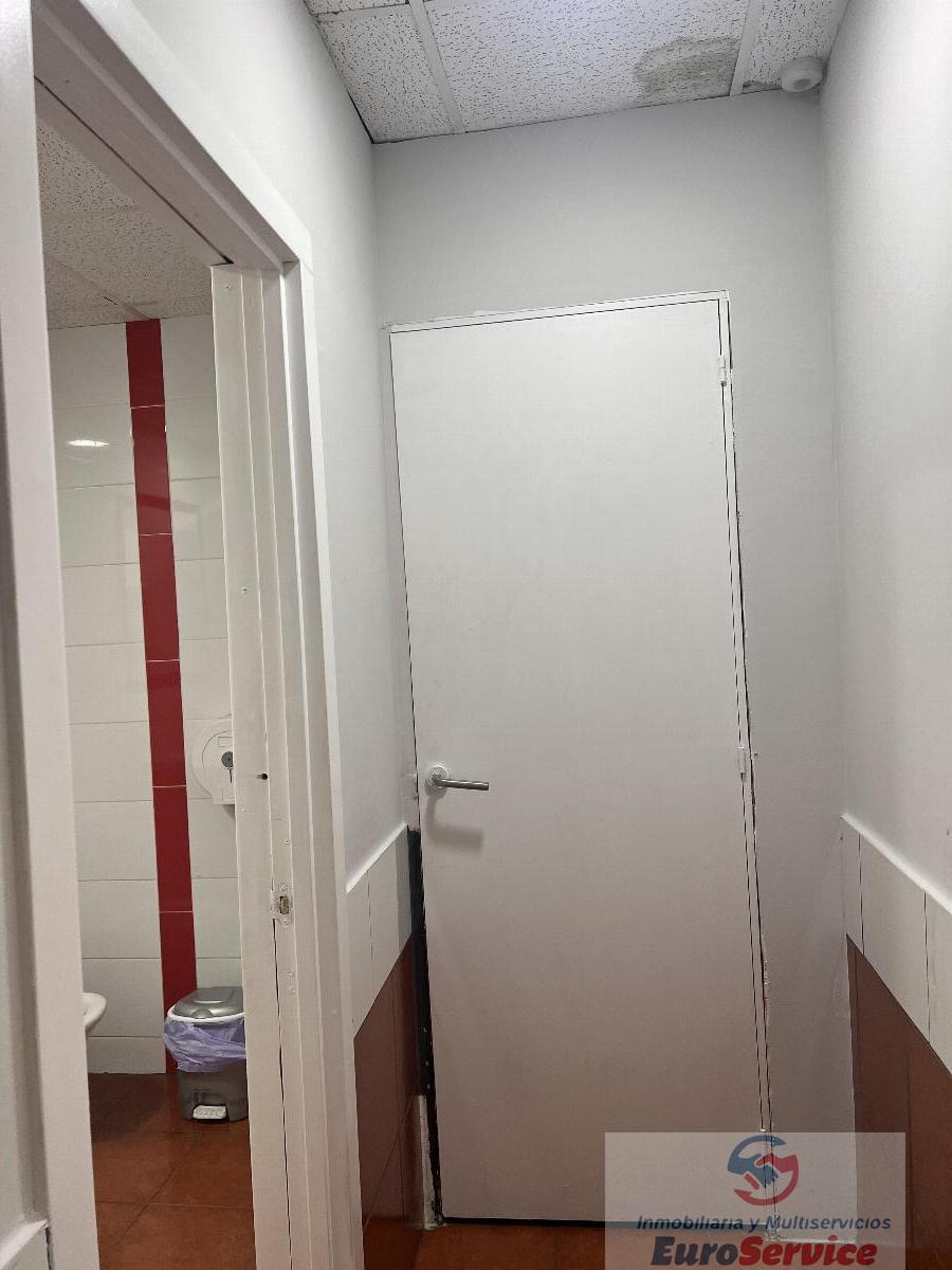 For rent of commercial in Valencia