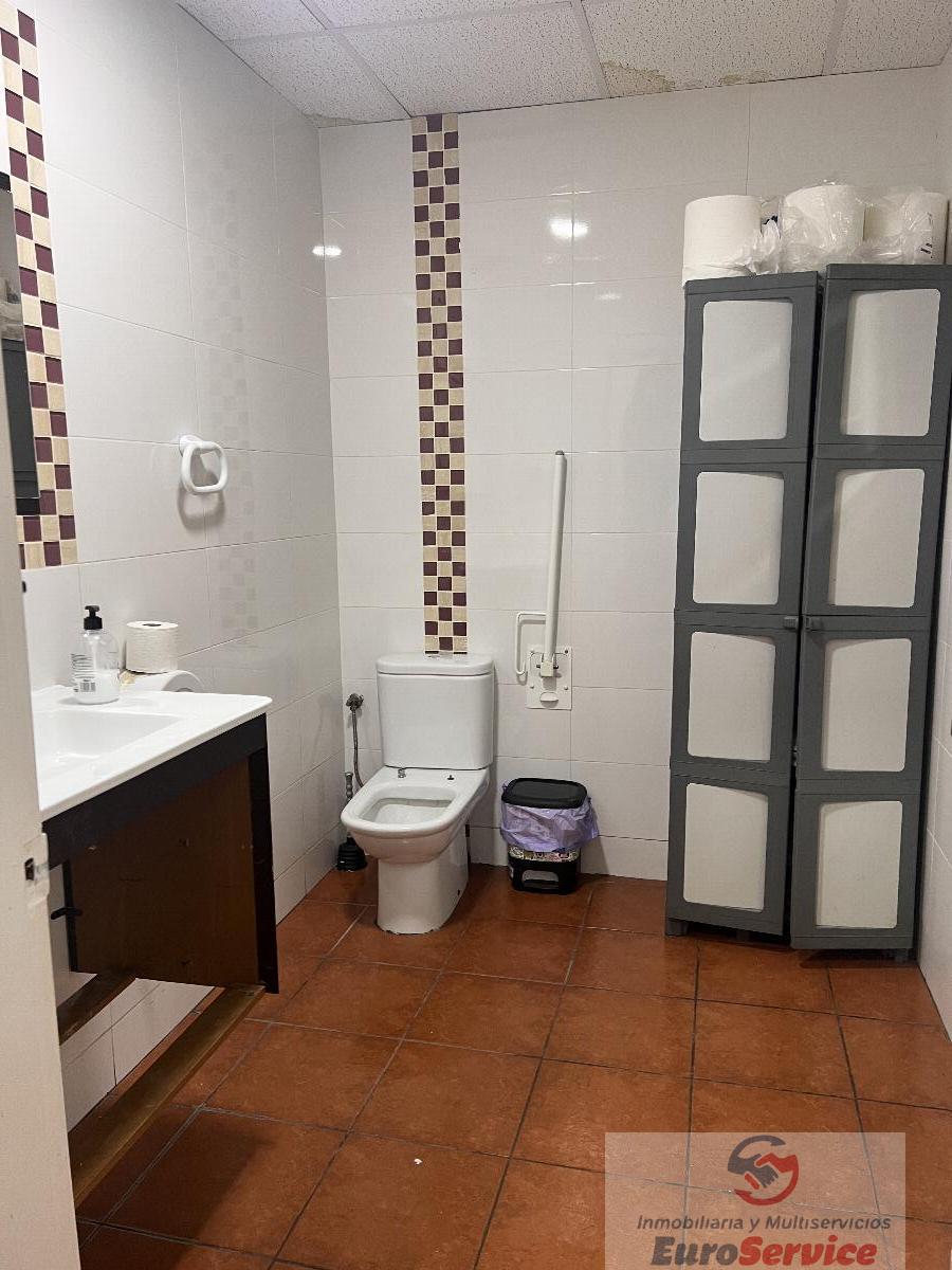 For rent of commercial in Valencia