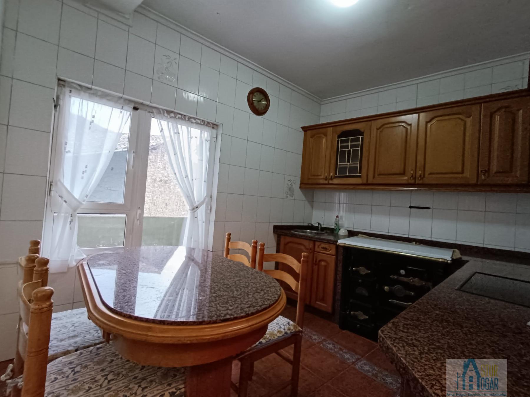 For sale of flat in Lena