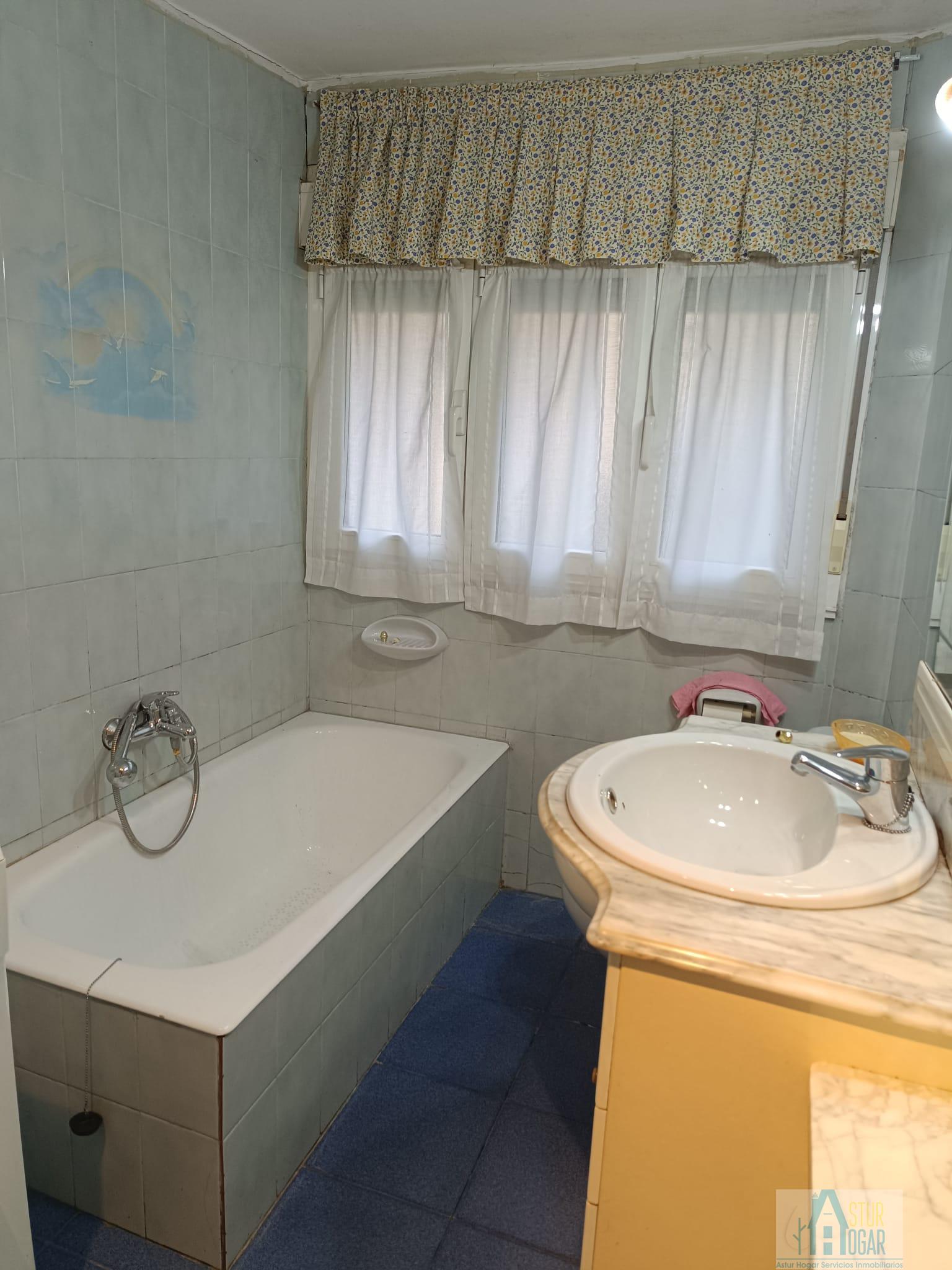 For sale of flat in Lena