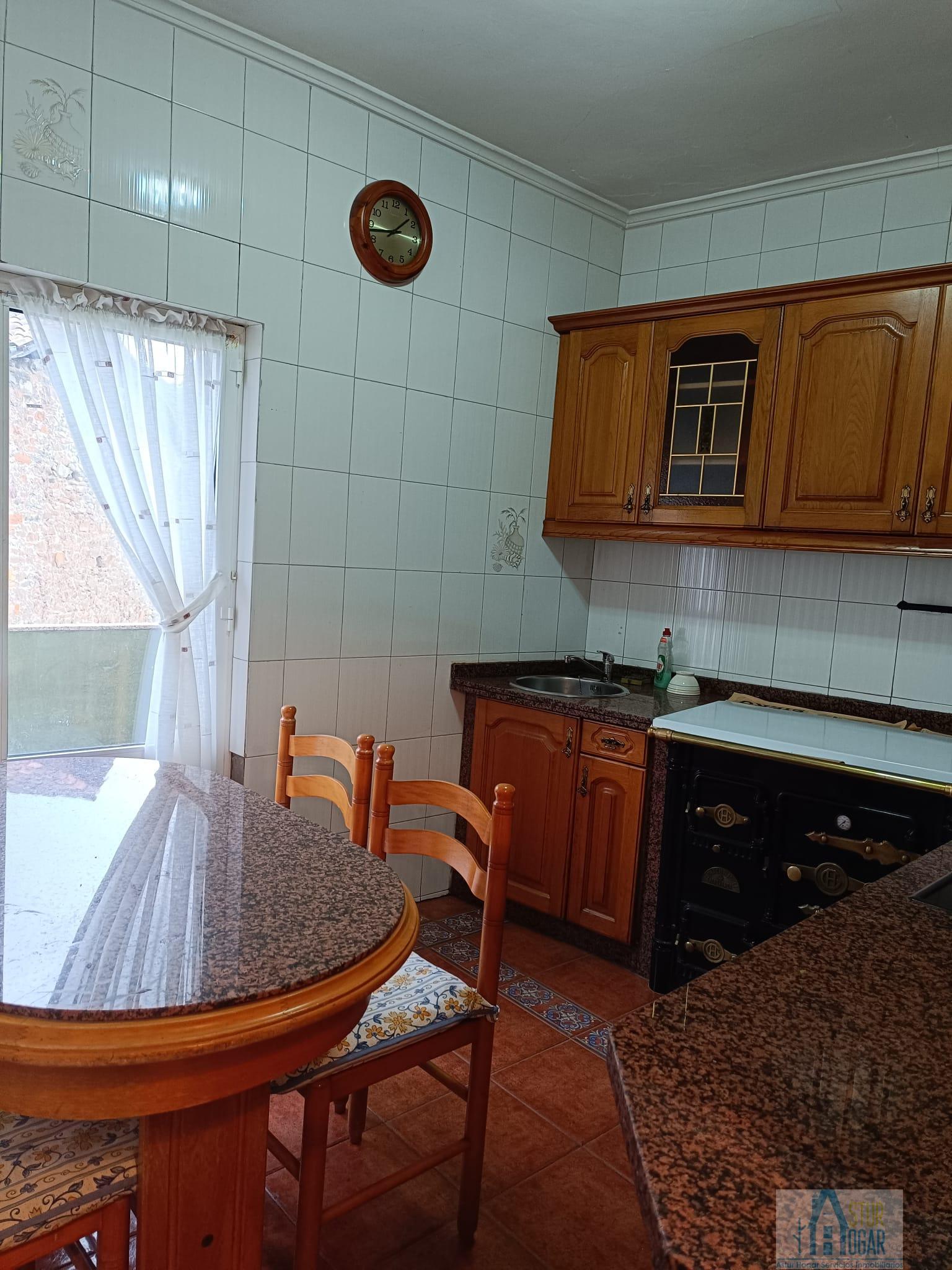 For sale of flat in Lena