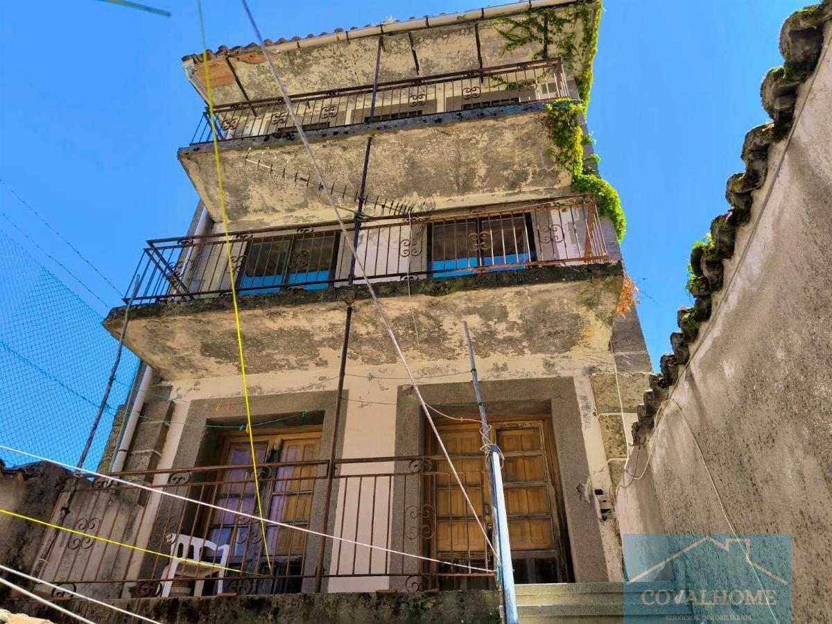 For sale of house in Candelario