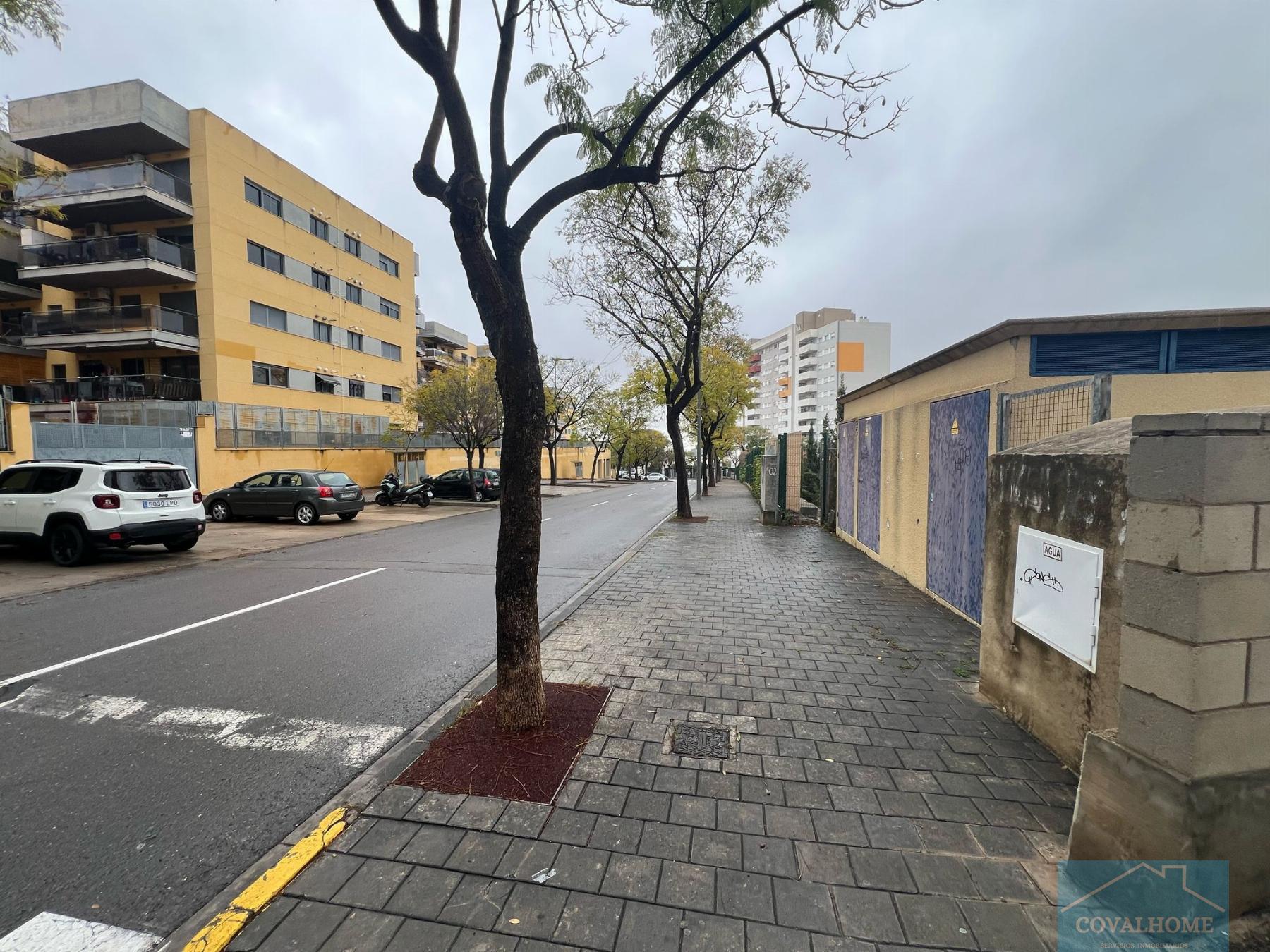 For sale of garage in Paterna