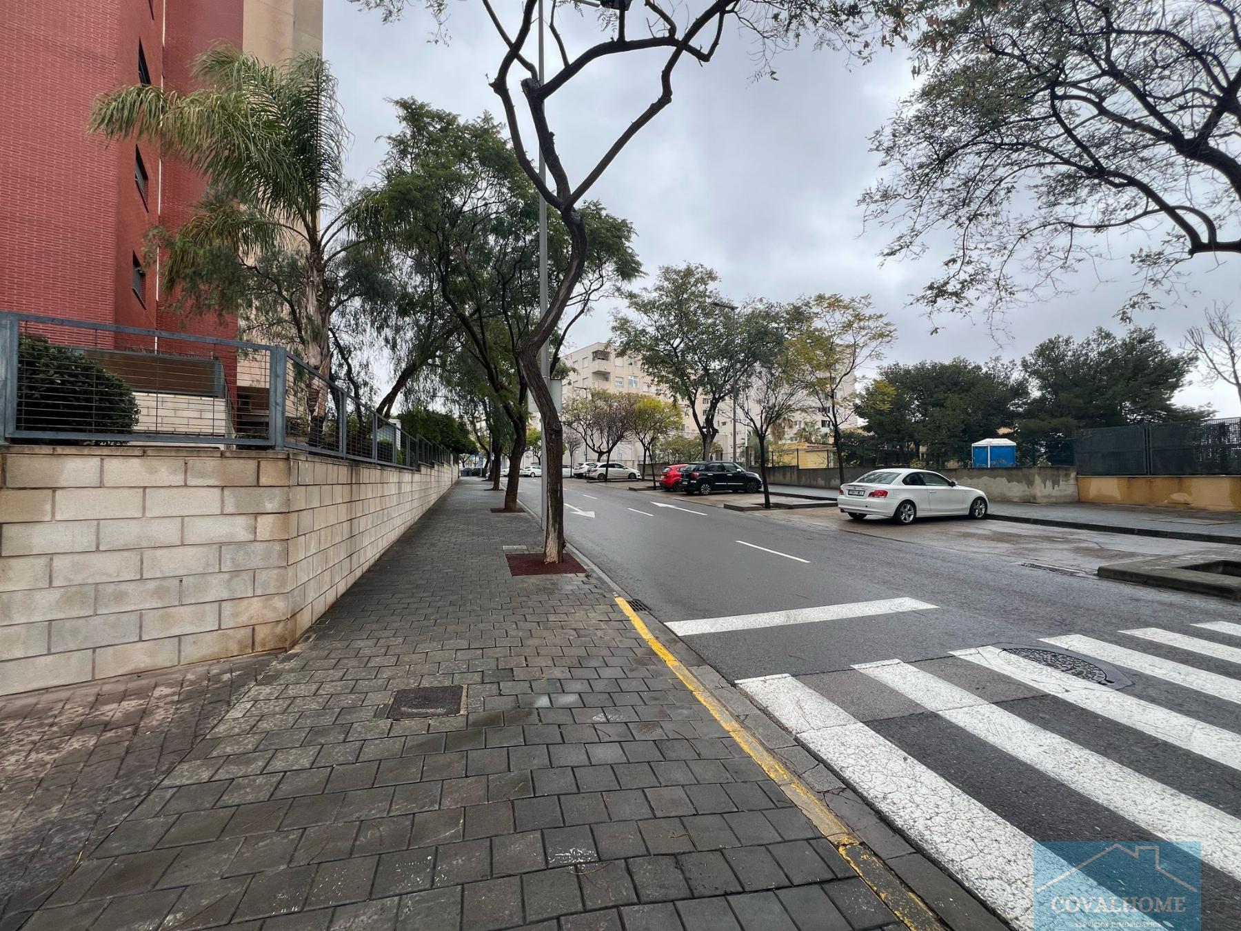 For sale of garage in Paterna