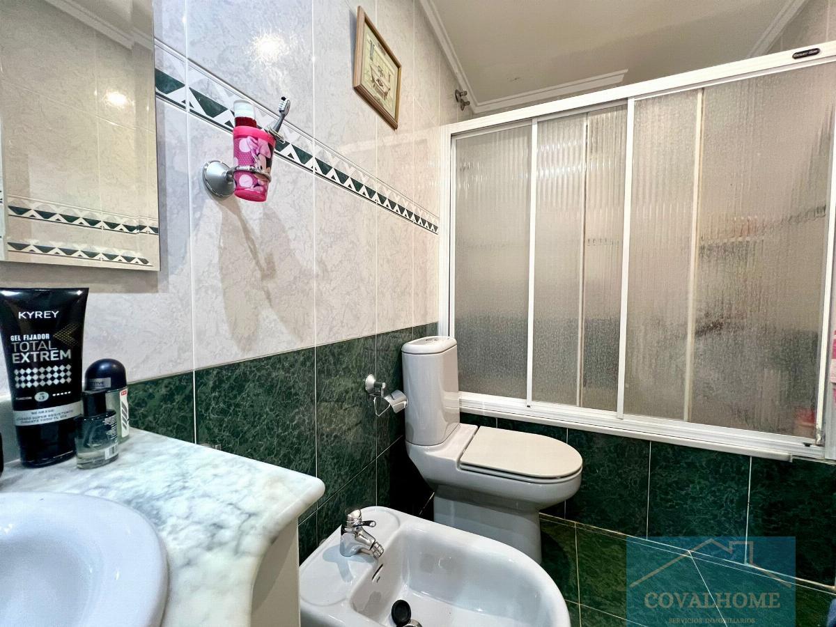 Suite bathroom