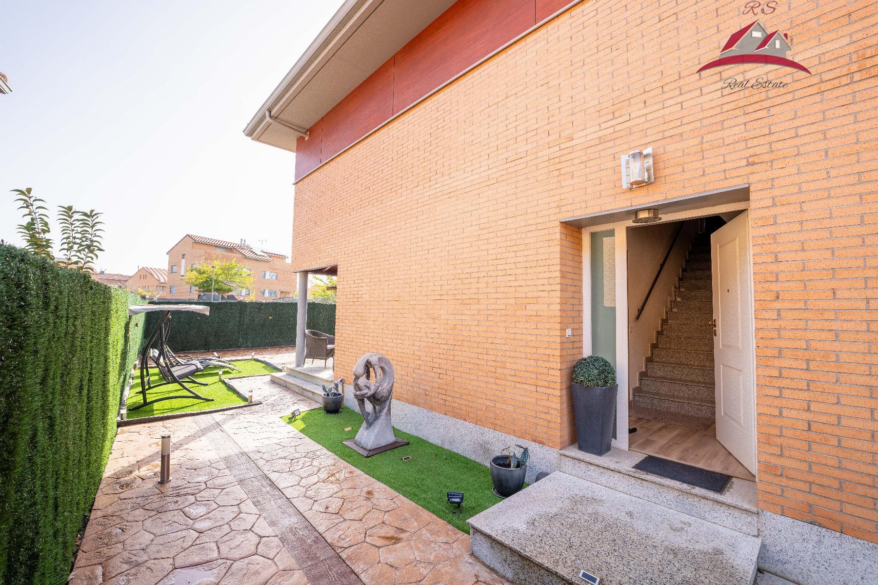 For sale of chalet in Paracuellos de Jarama