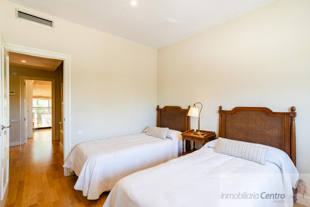 For sale of chalet in Murcia