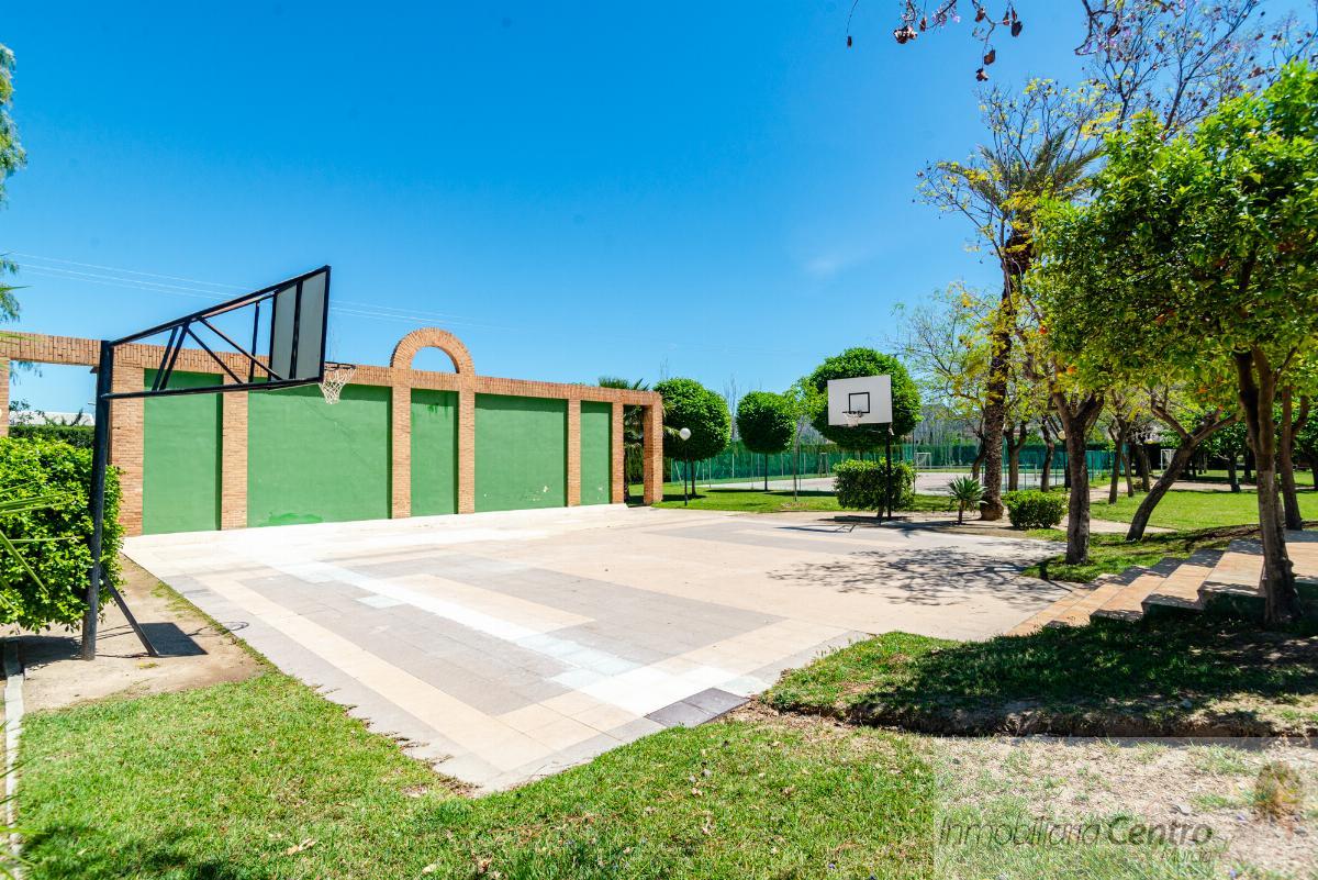For sale of chalet in Murcia