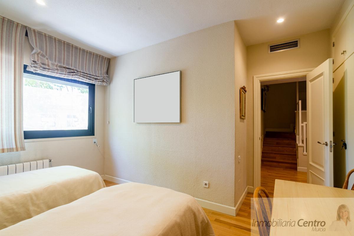 For sale of chalet in Murcia