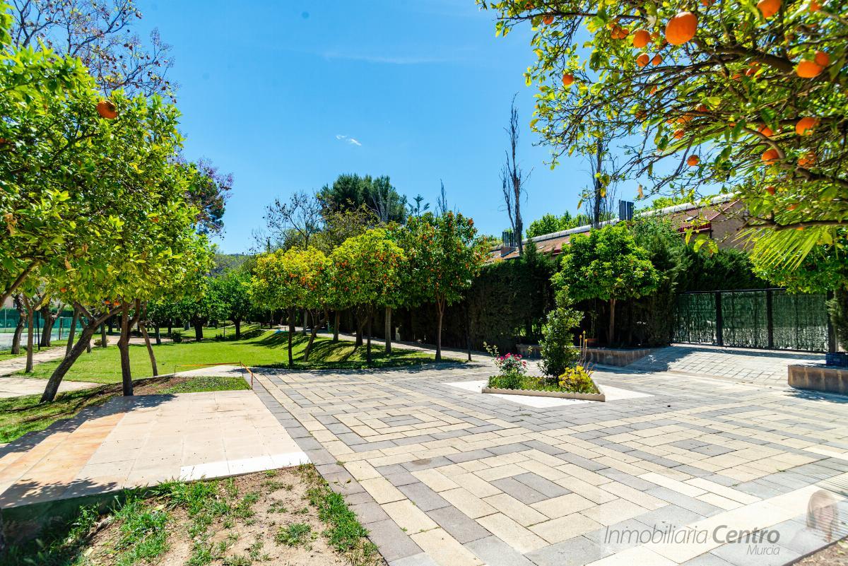 For sale of chalet in Murcia