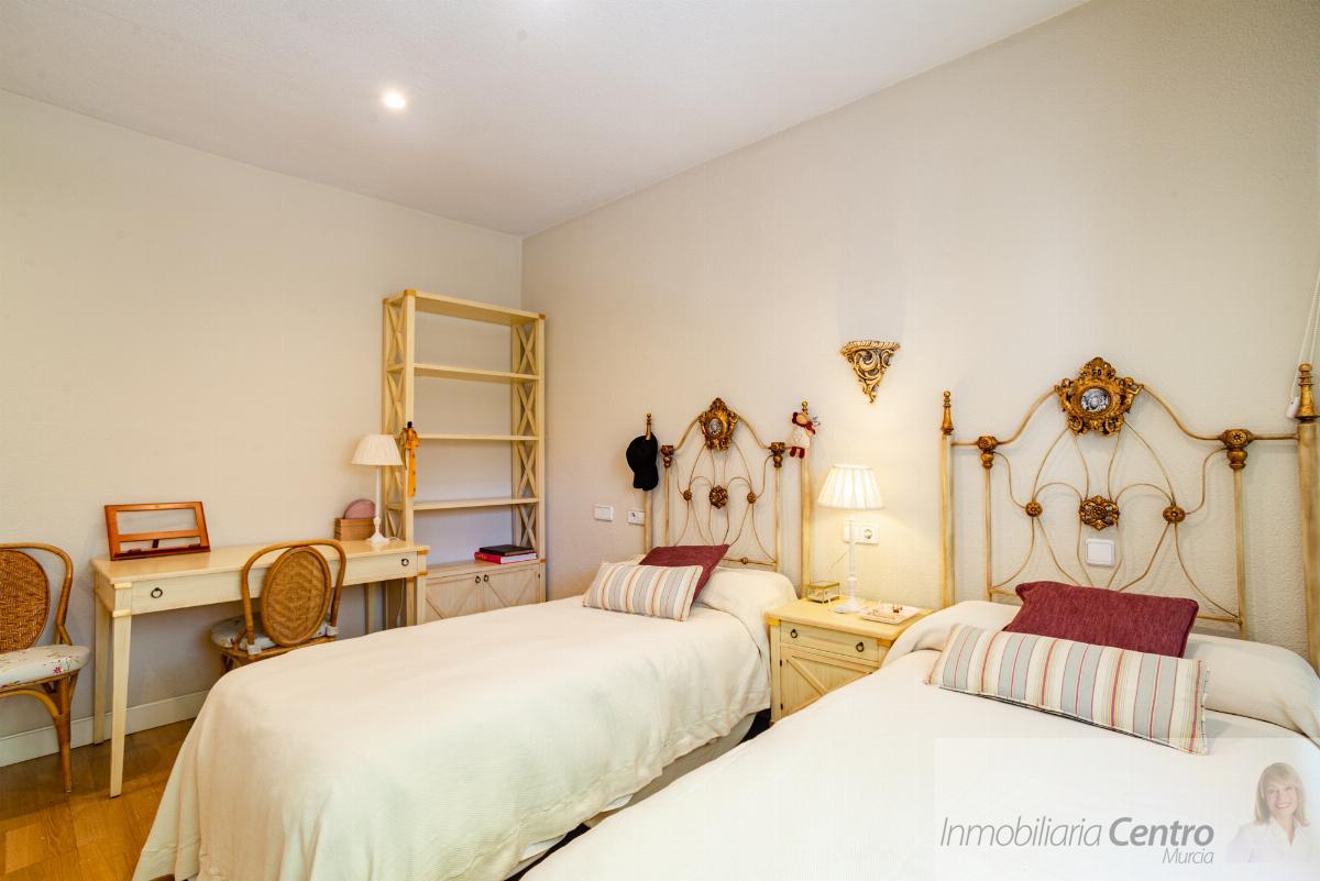 For sale of chalet in Murcia