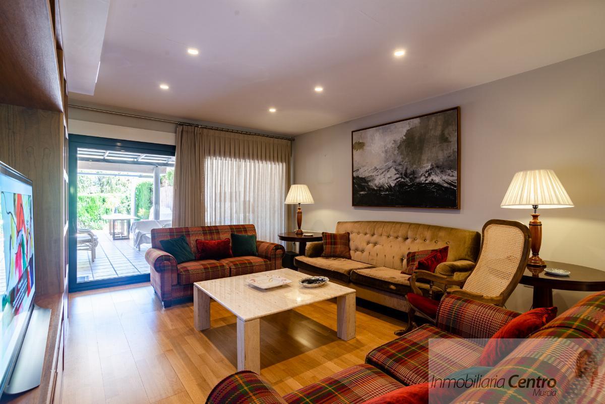 For sale of chalet in Murcia