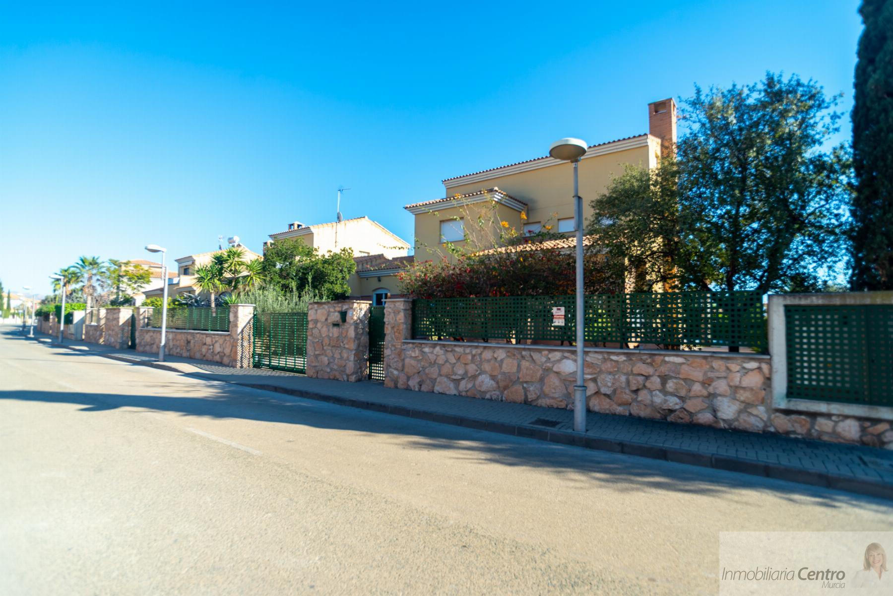 For sale of chalet in Murcia