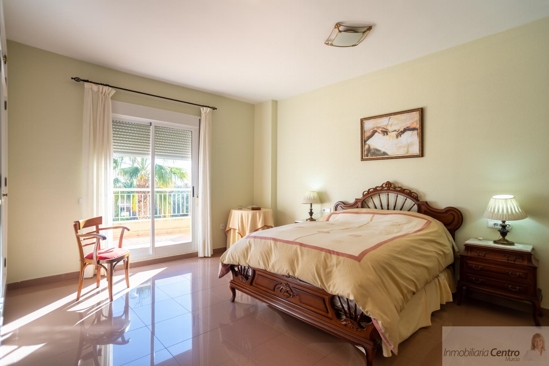 For sale of chalet in Murcia