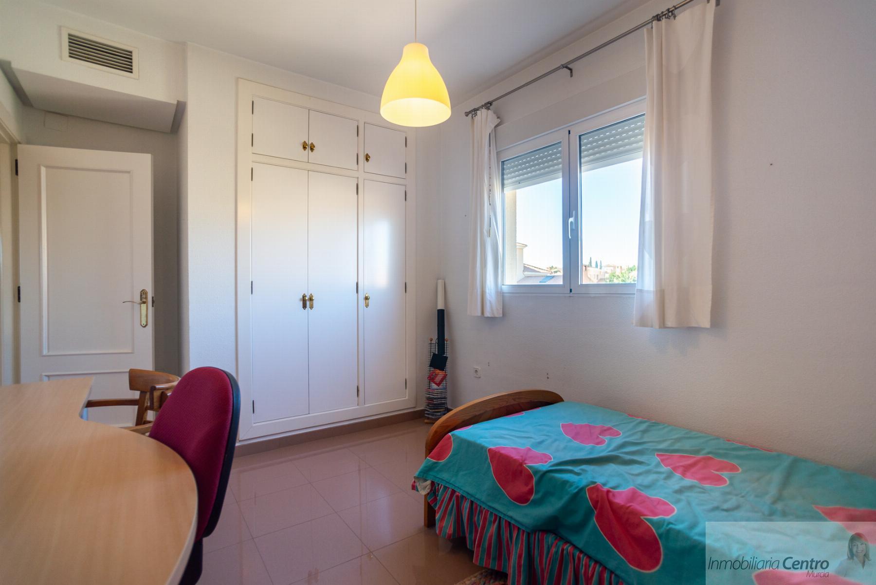 For sale of chalet in Murcia