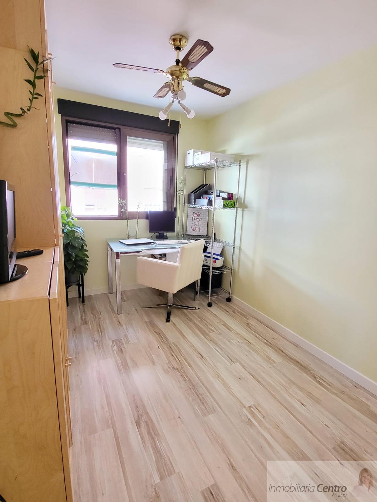 For sale of flat in Murcia