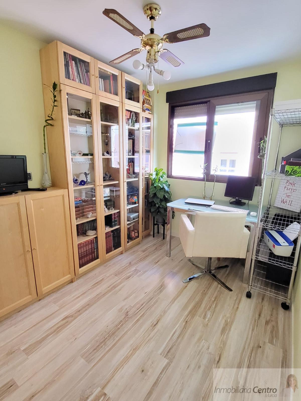 For sale of flat in Murcia