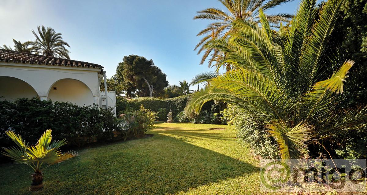 For sale of villa in Marbesa