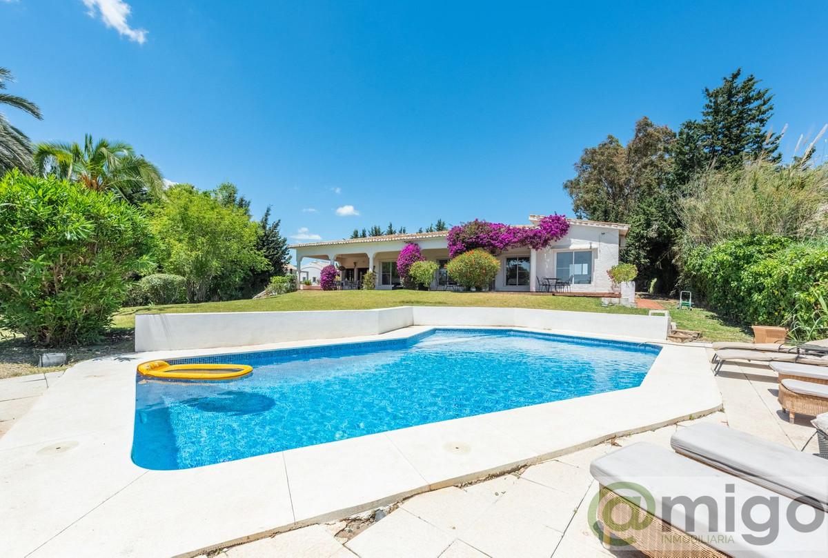 Venta de villa en Atalaya