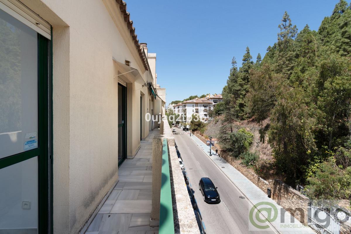 For sale of penthouse in Marbella