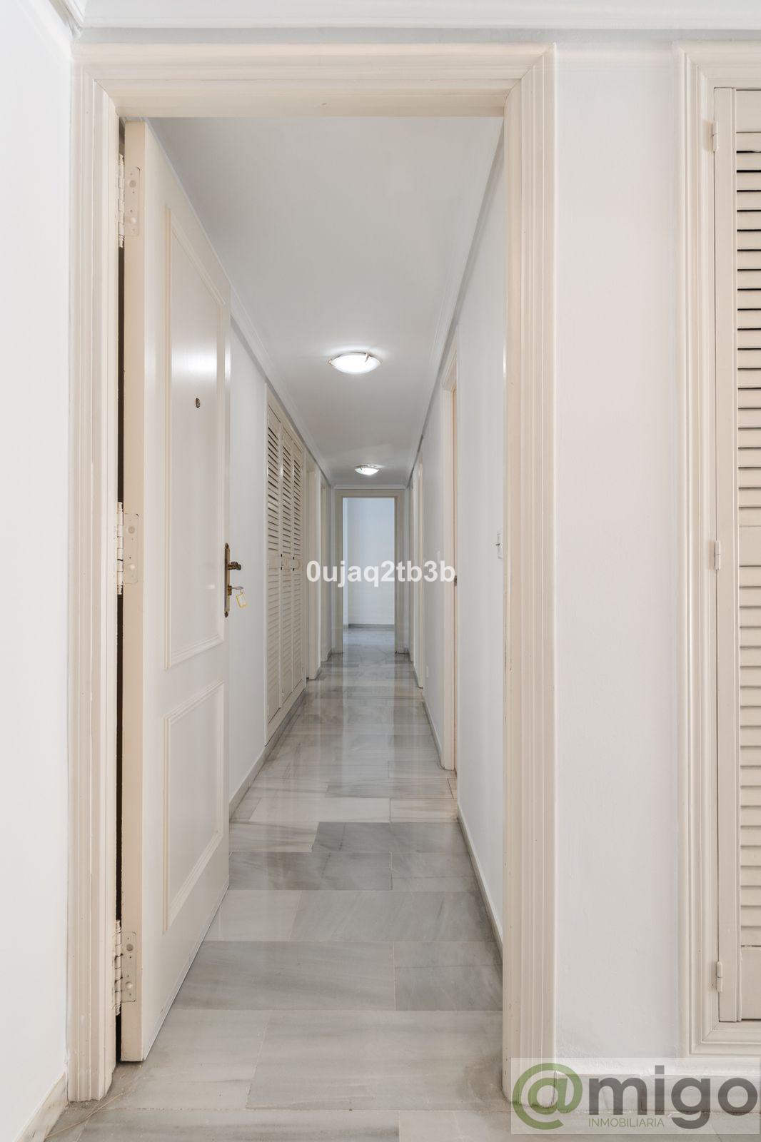 For sale of penthouse in Marbella