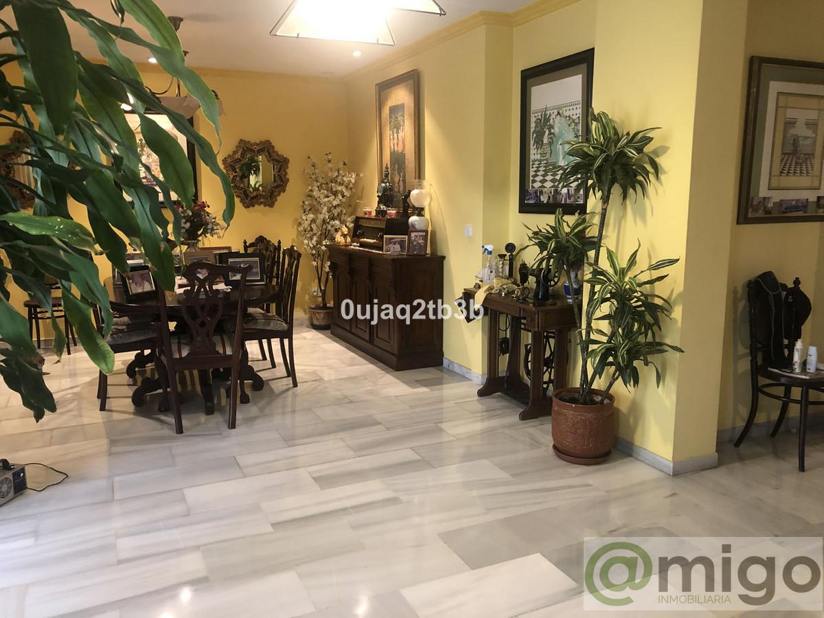 For sale of penthouse in Marbella