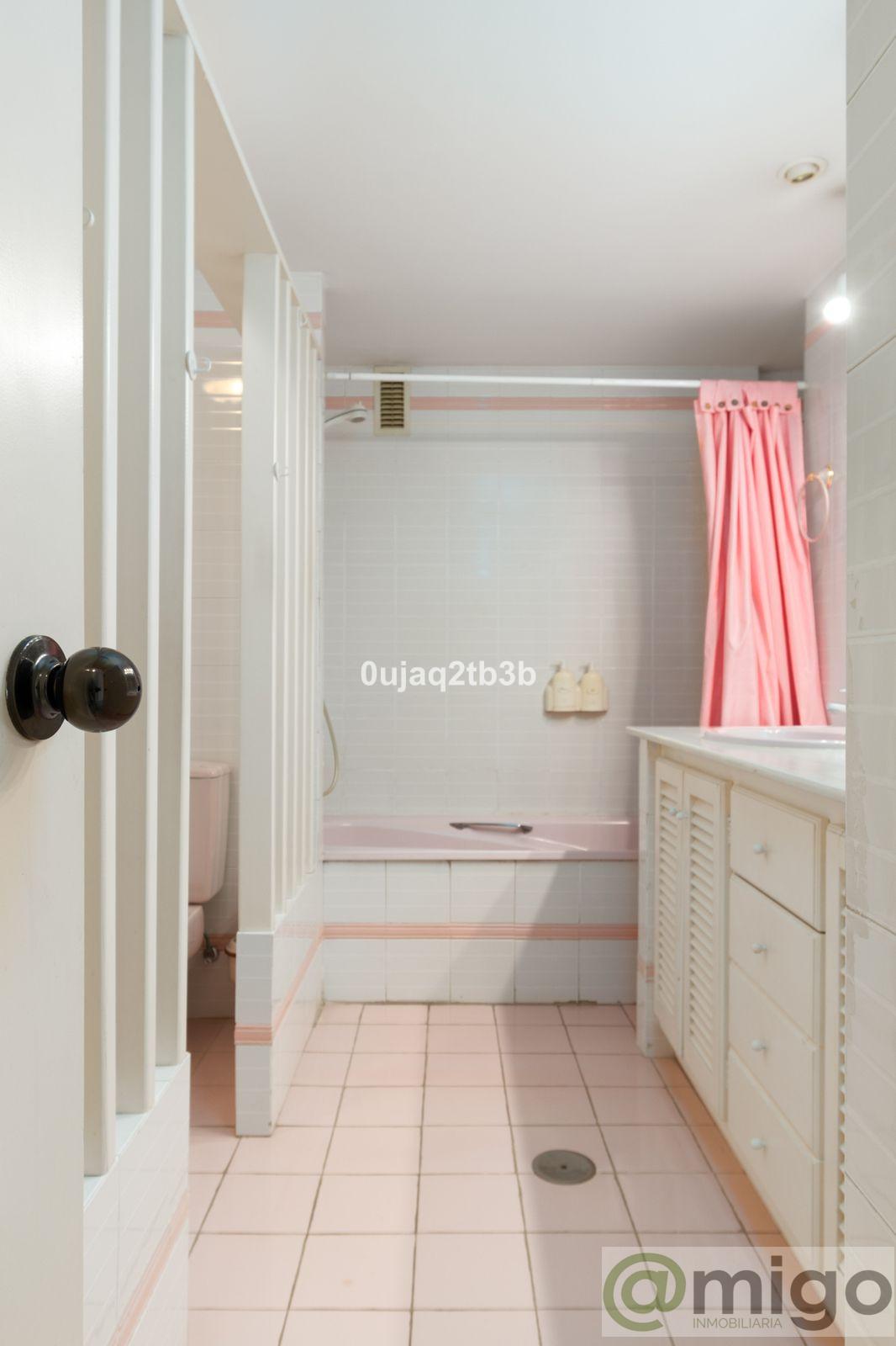 For sale of penthouse in Marbella