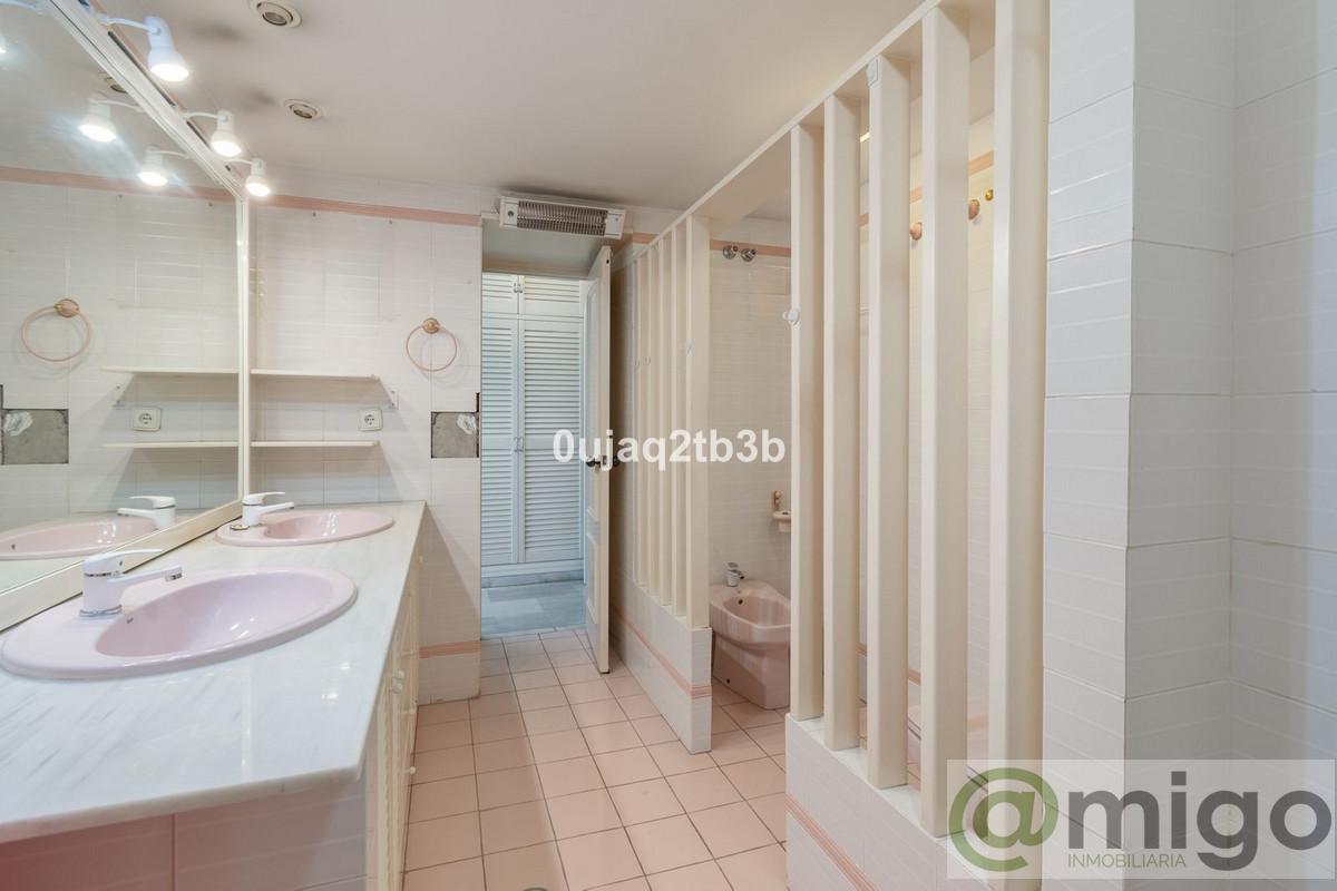 For sale of penthouse in Marbella