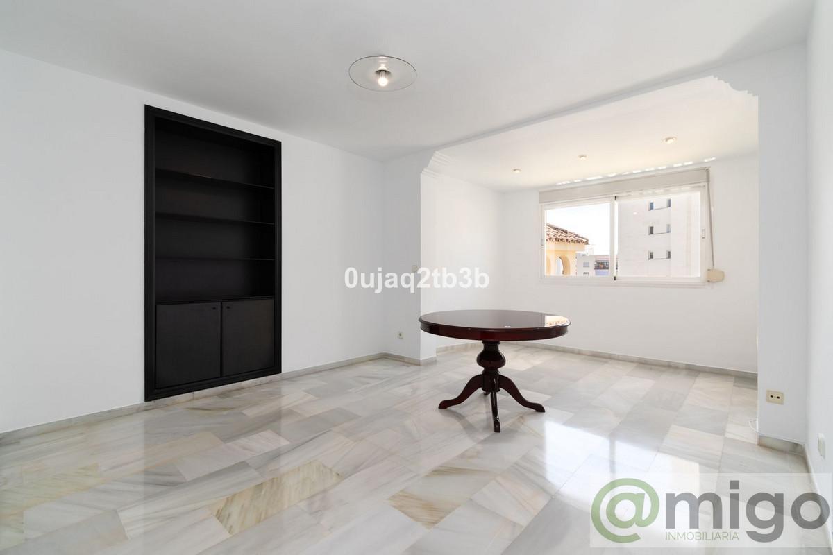For sale of penthouse in Marbella