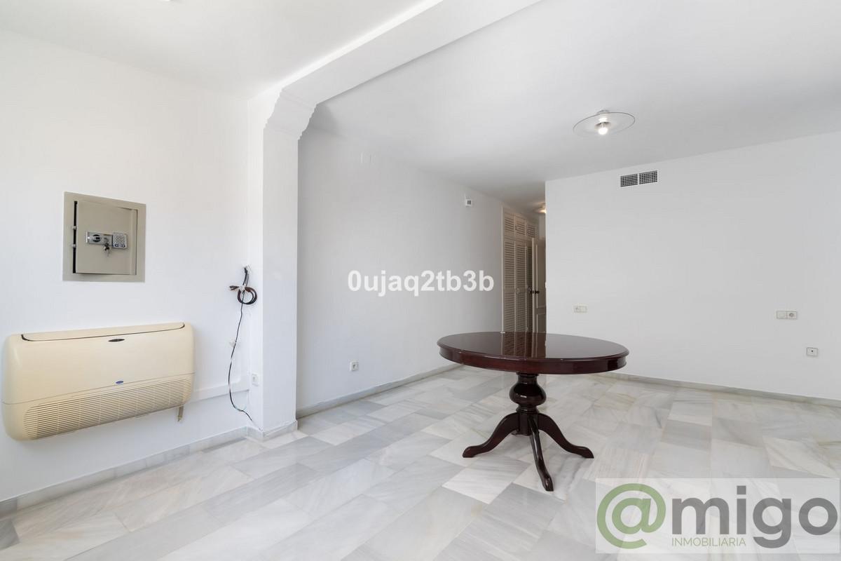For sale of penthouse in Marbella