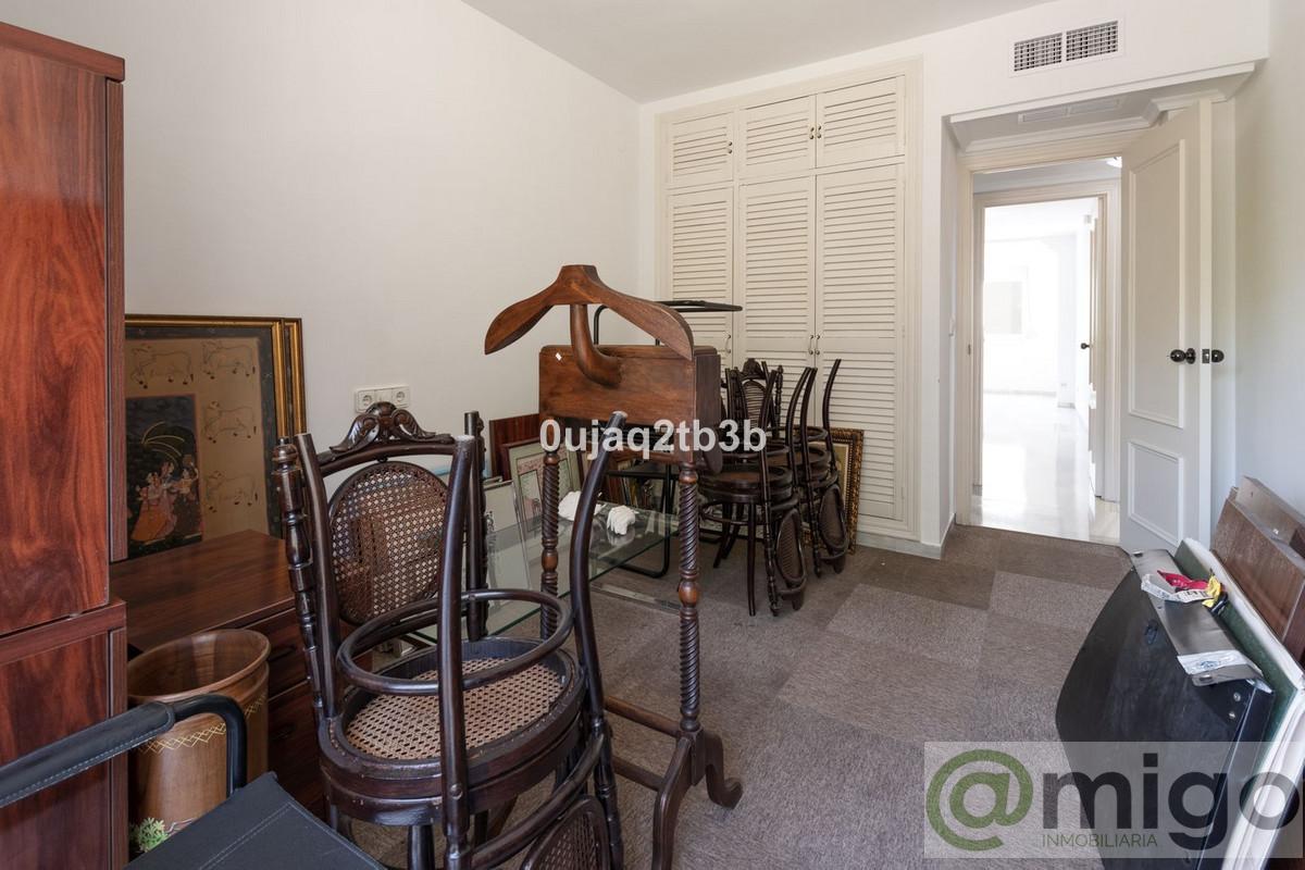 For sale of penthouse in Marbella