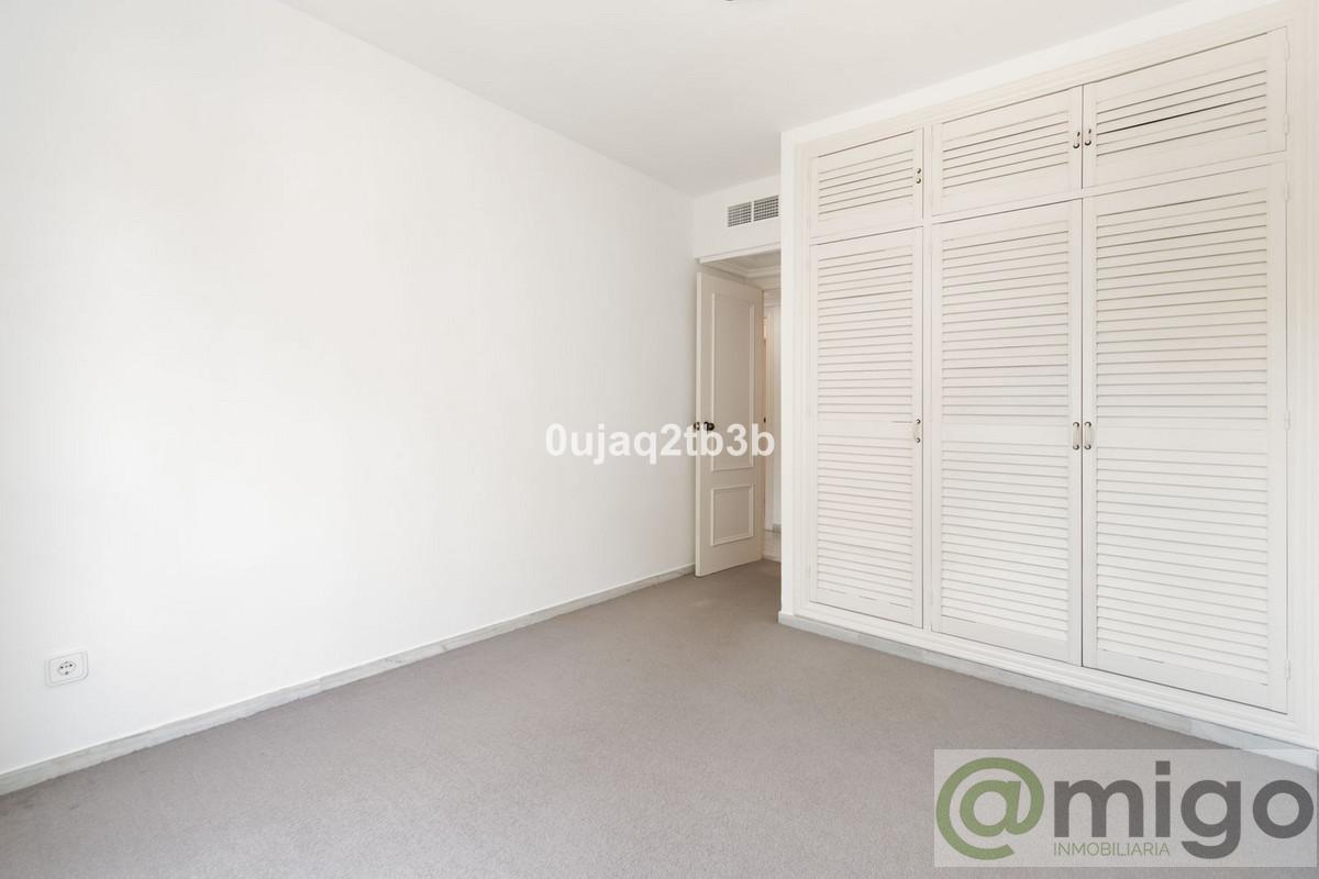 For sale of penthouse in Marbella