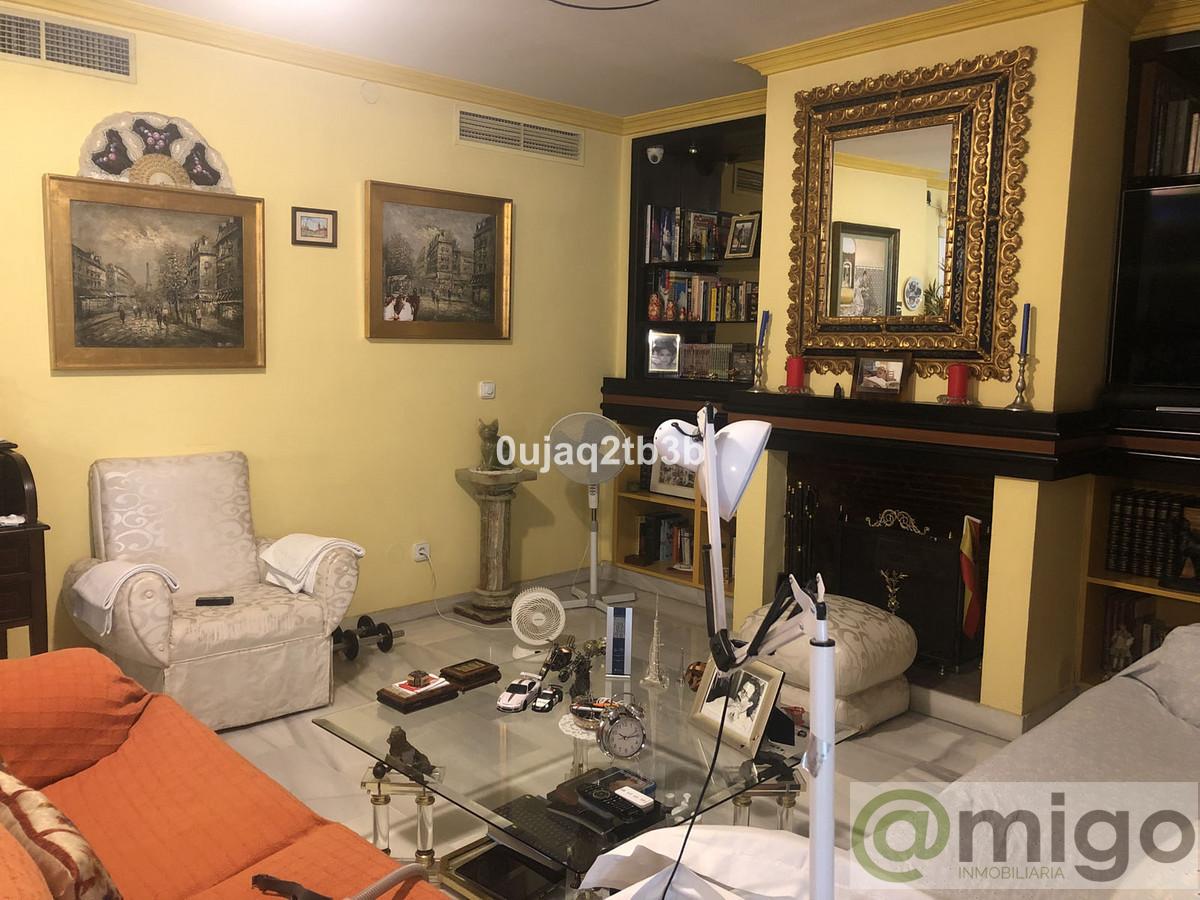 For sale of penthouse in Marbella