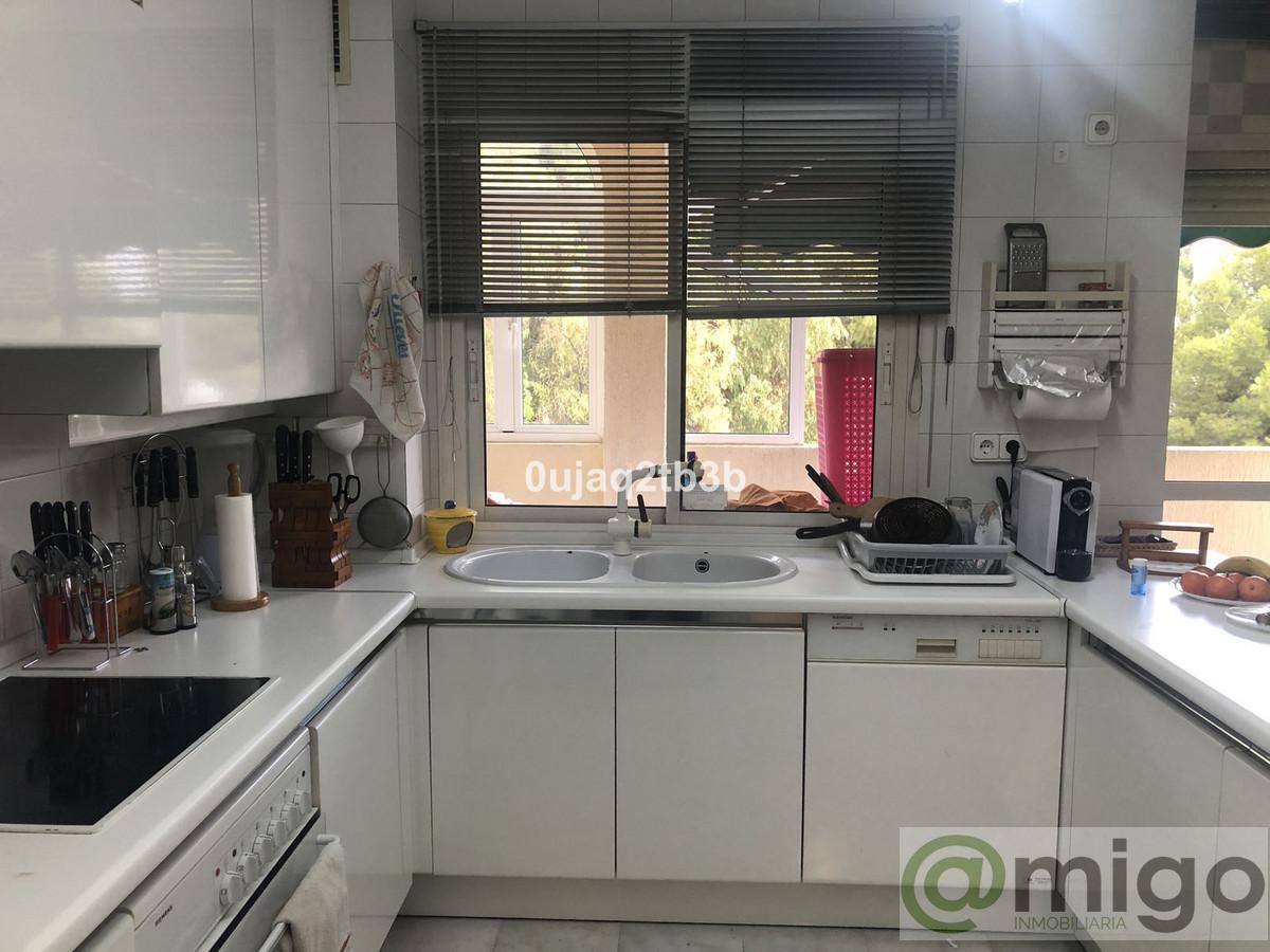 For sale of penthouse in Marbella