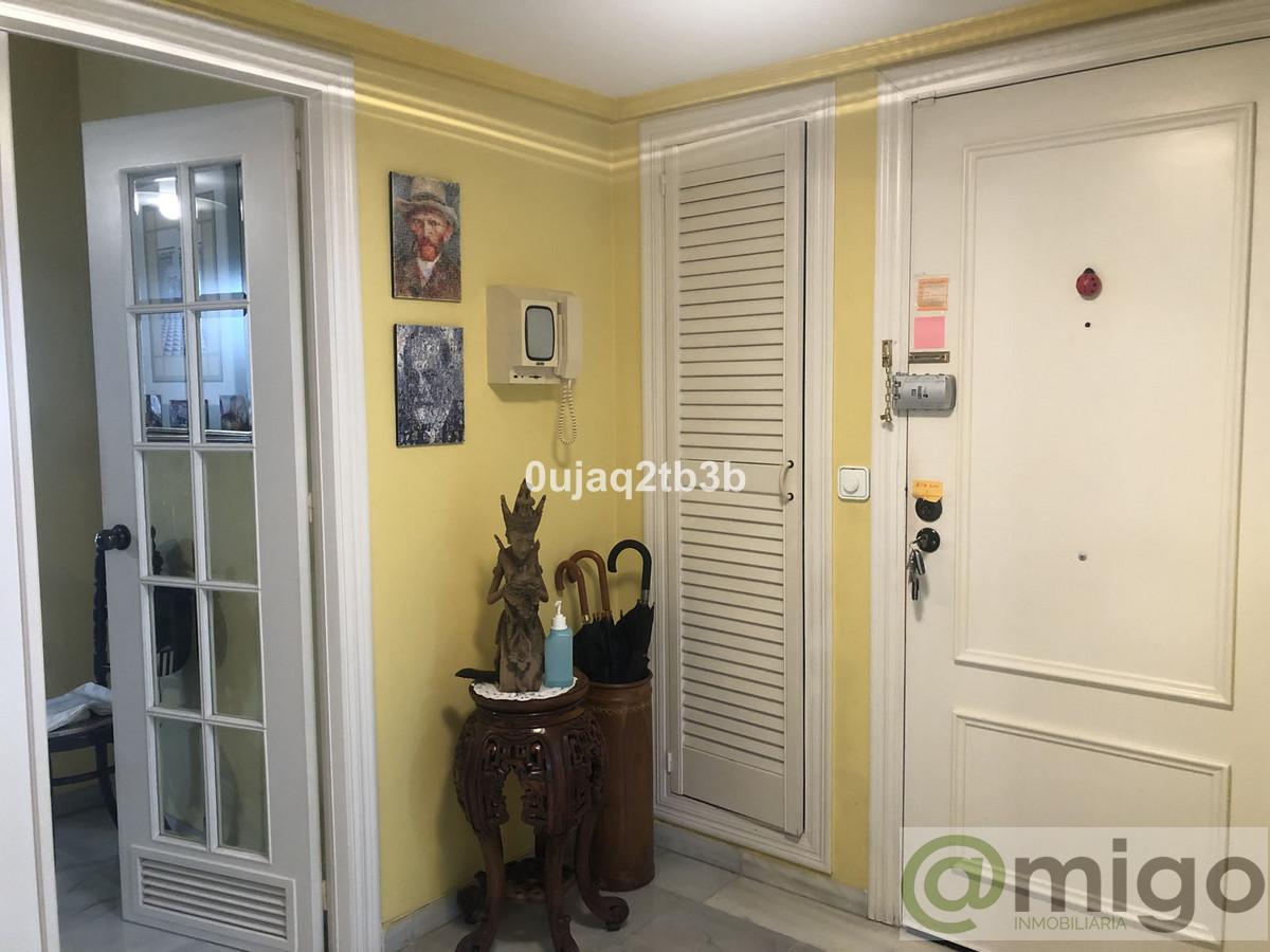 For sale of penthouse in Marbella