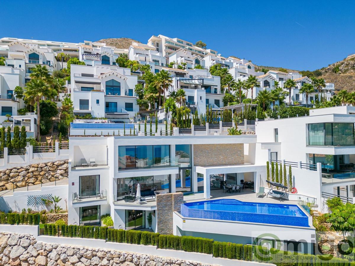 Venta de villa en Benalmadena Costa