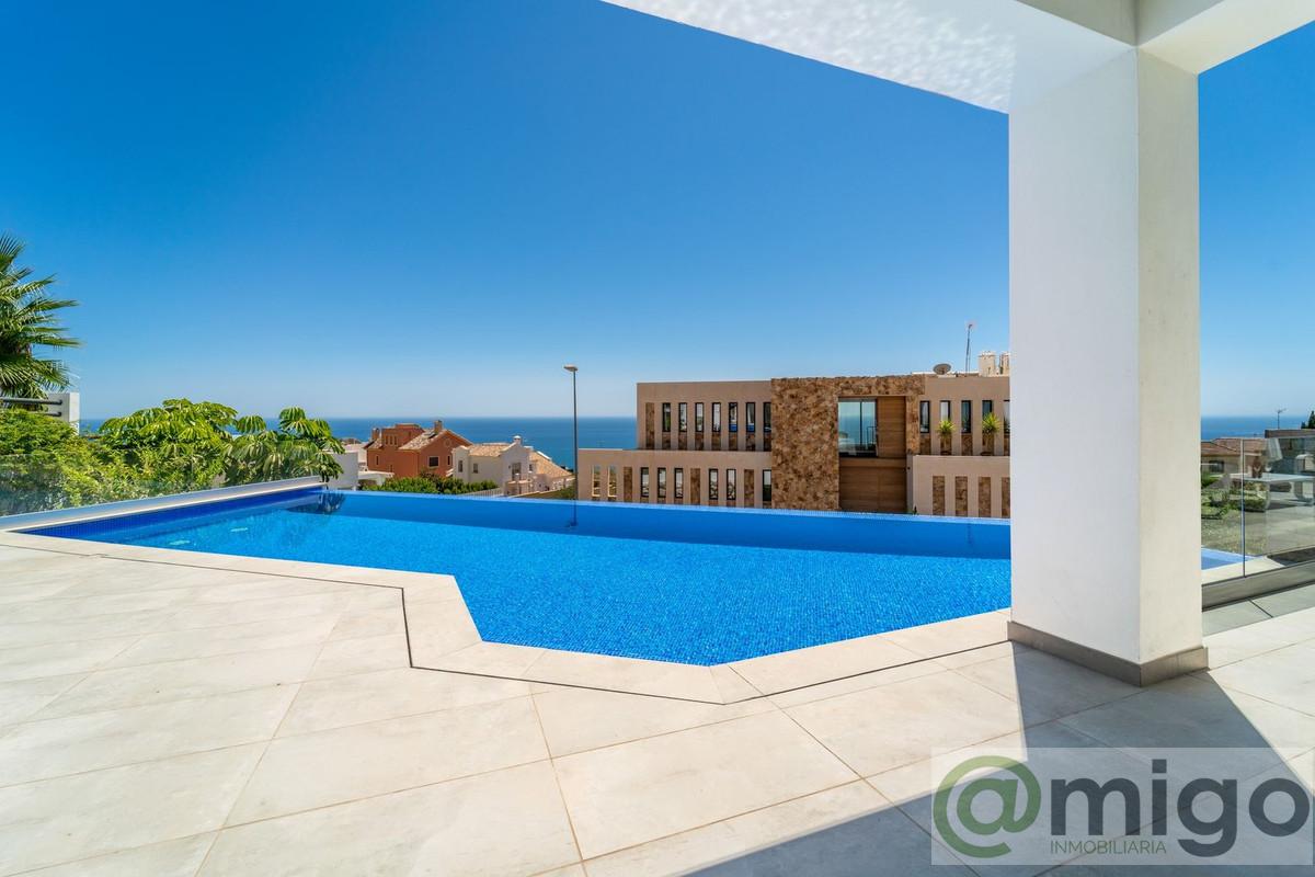 Venta de villa en Benalmadena Costa