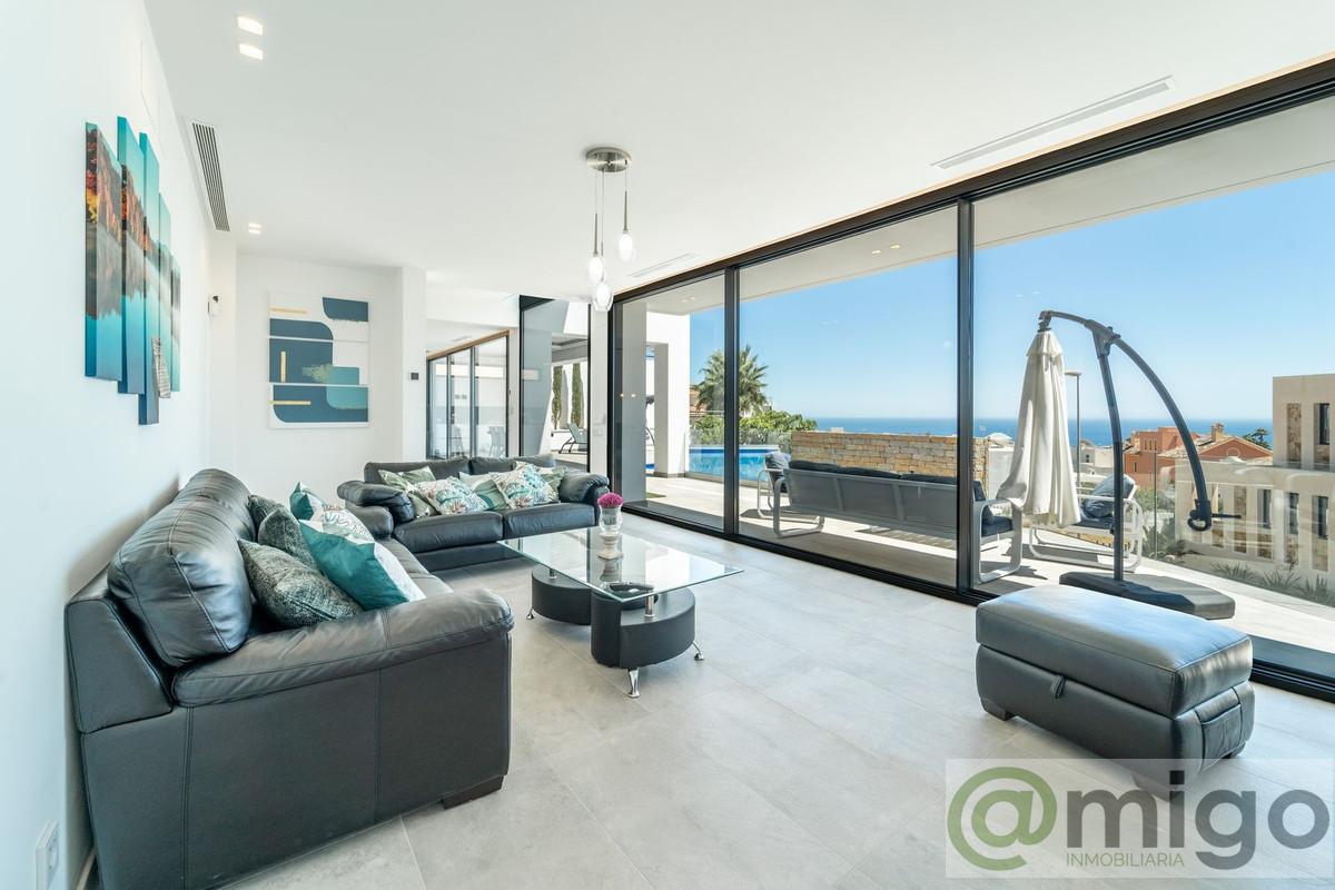 Venta de villa en Benalmadena Costa