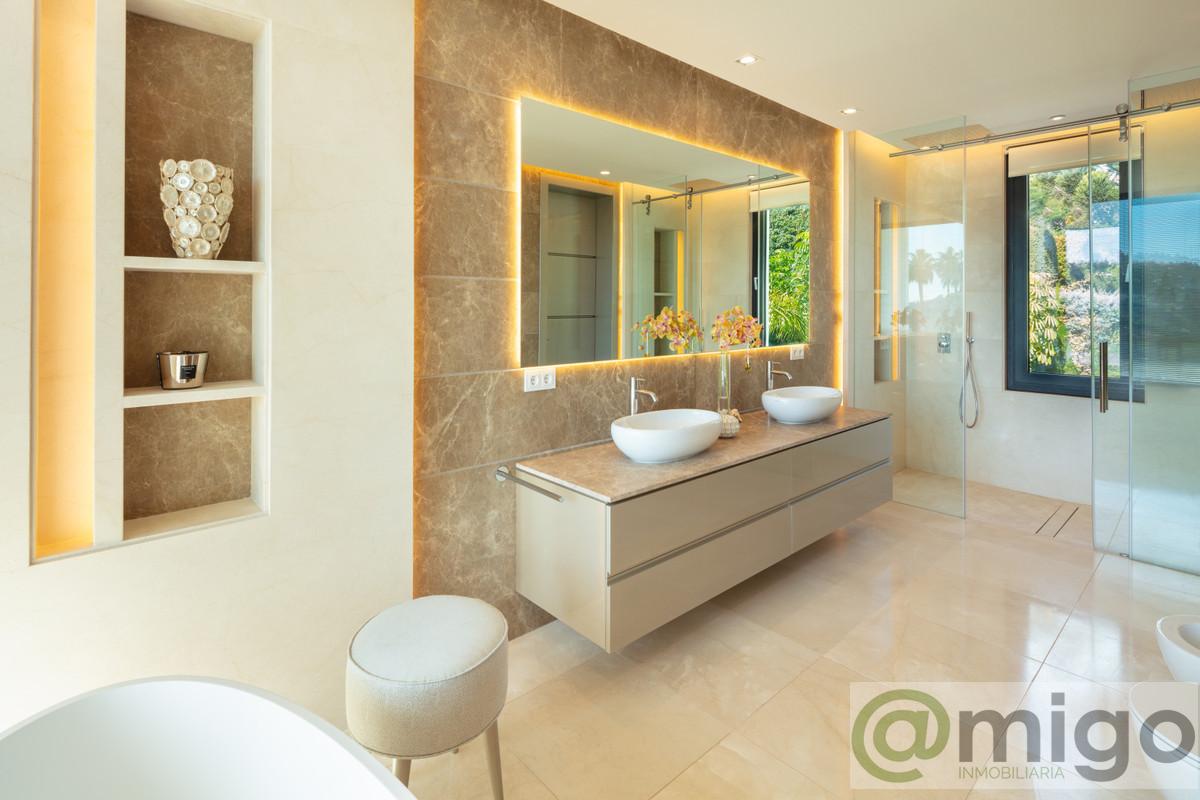 For sale of villa in Marbella