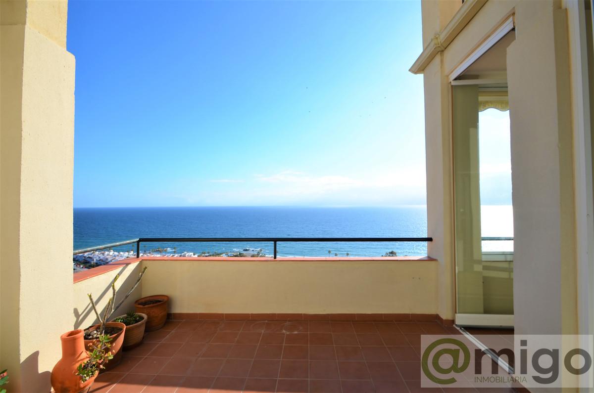 For sale of apartment in La Duquesa