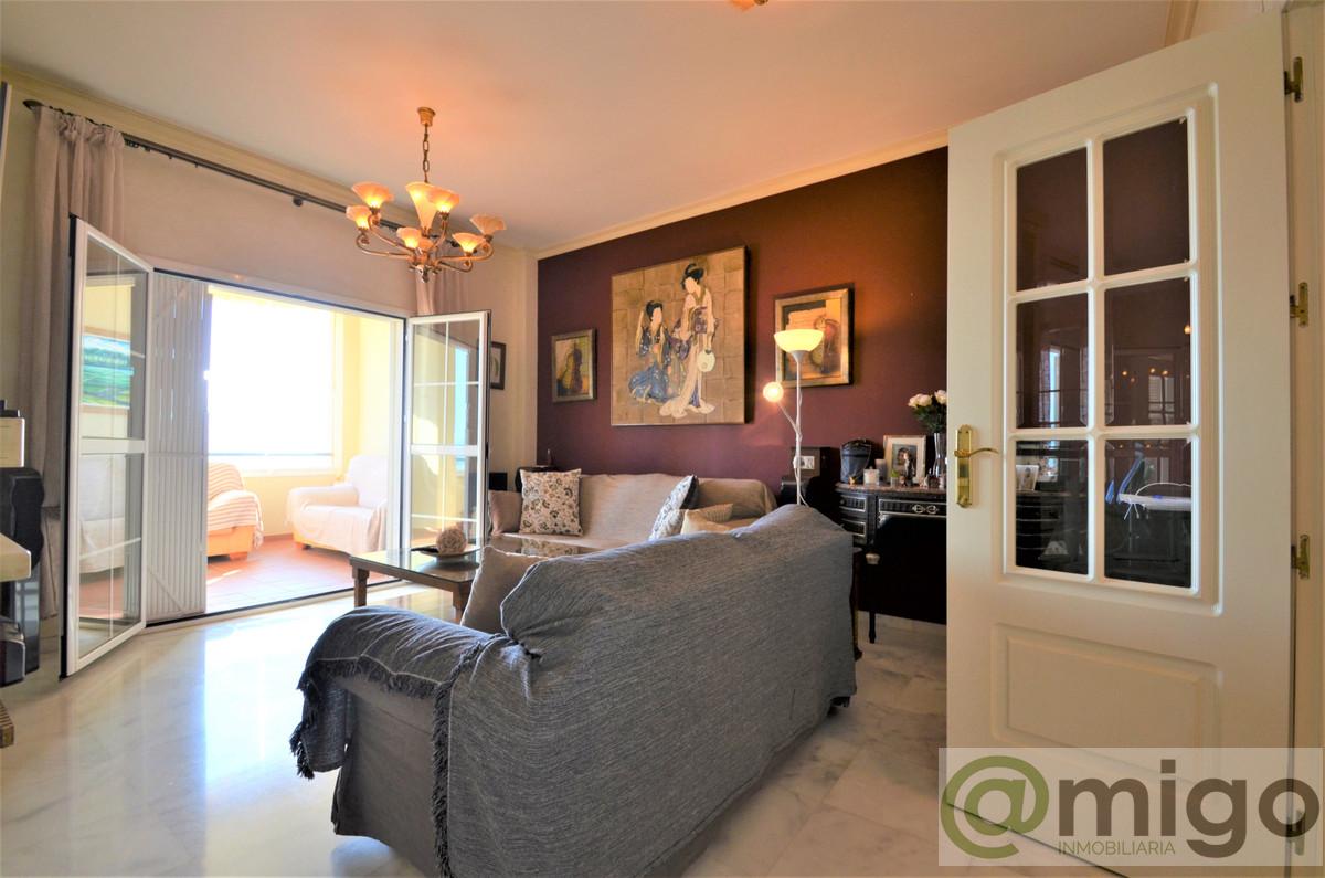 For sale of apartment in La Duquesa