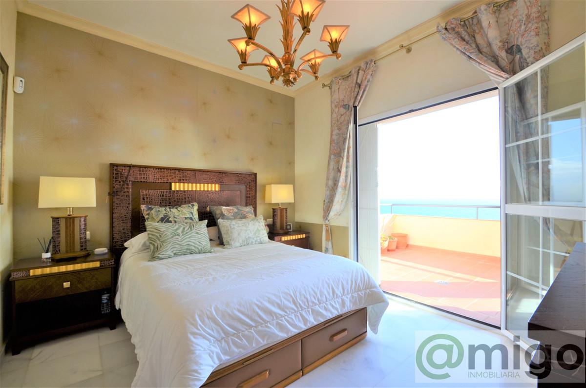 For sale of apartment in La Duquesa