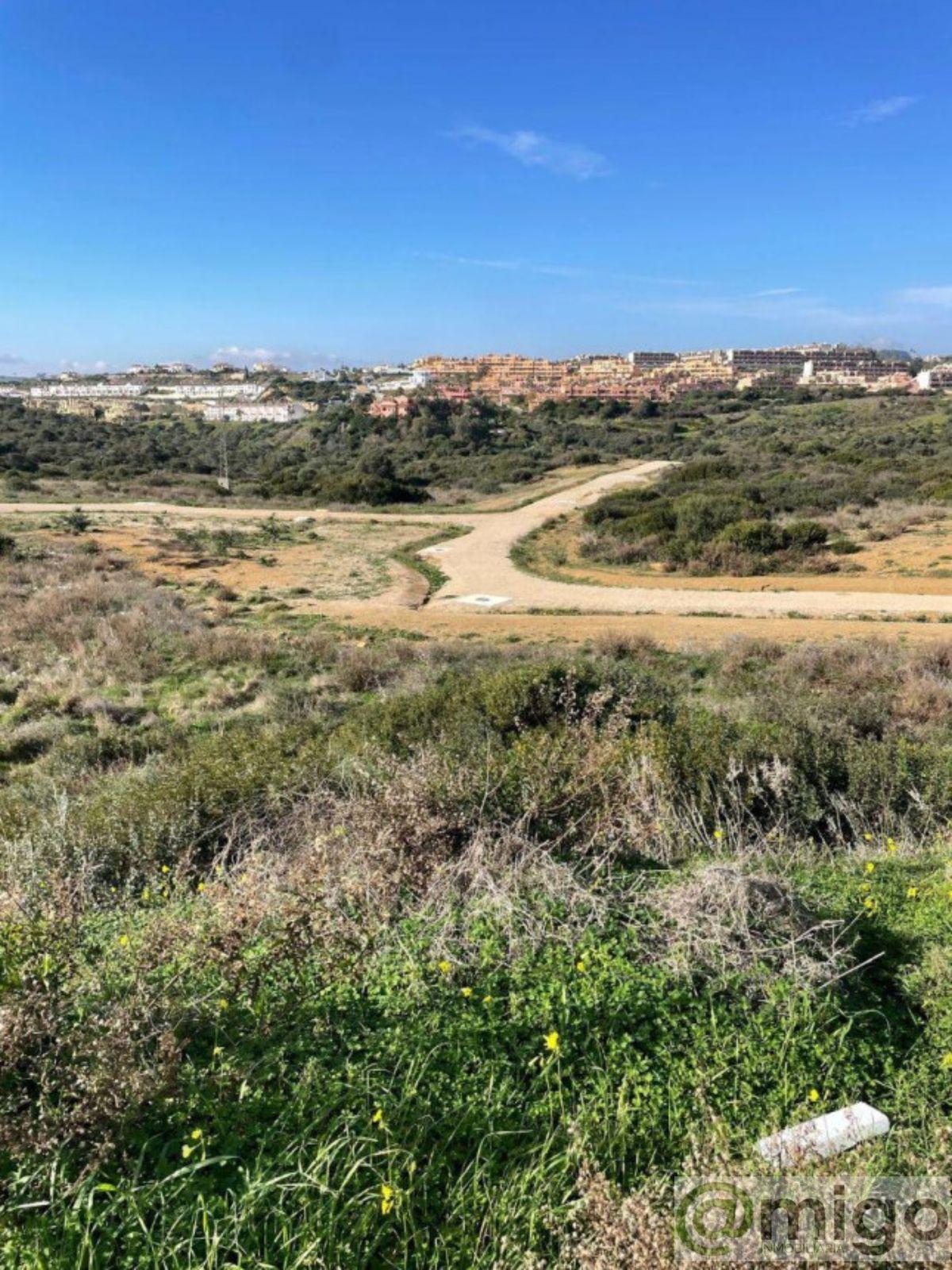 Venta de terreno en Casares Playa