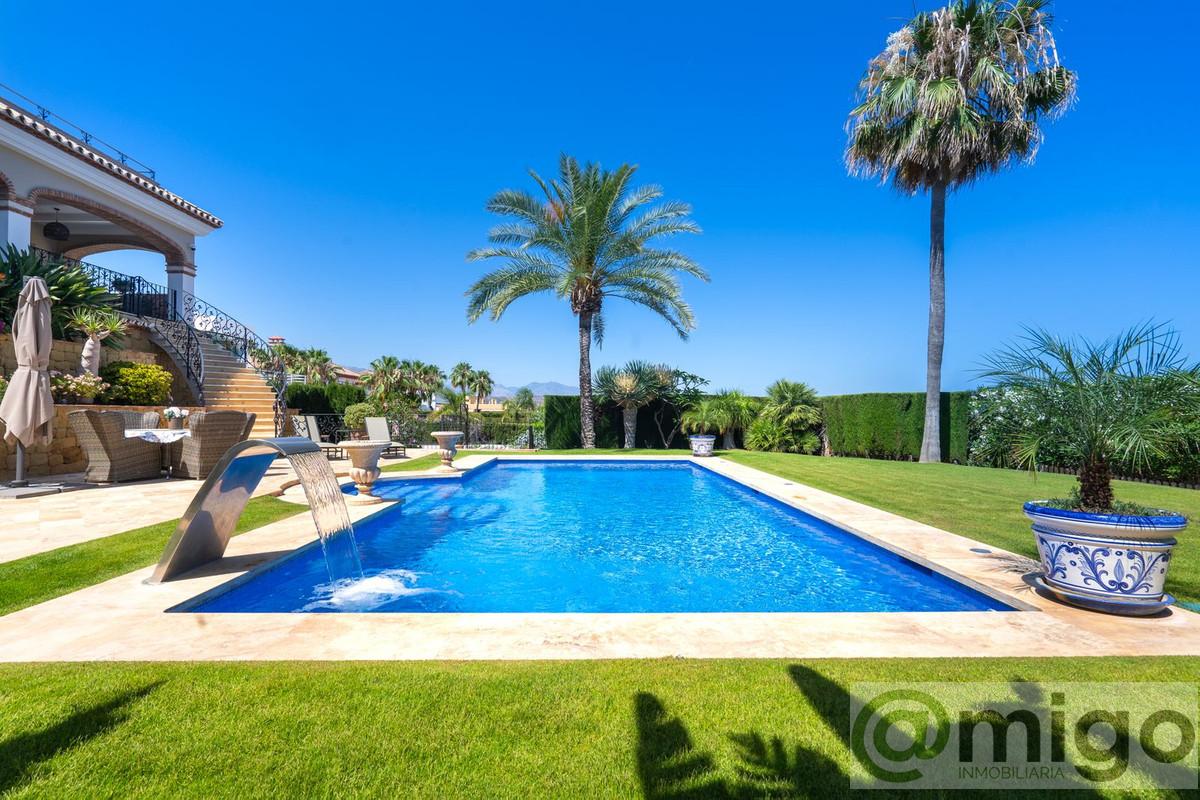 Venta de villa en La Cala de Mijas