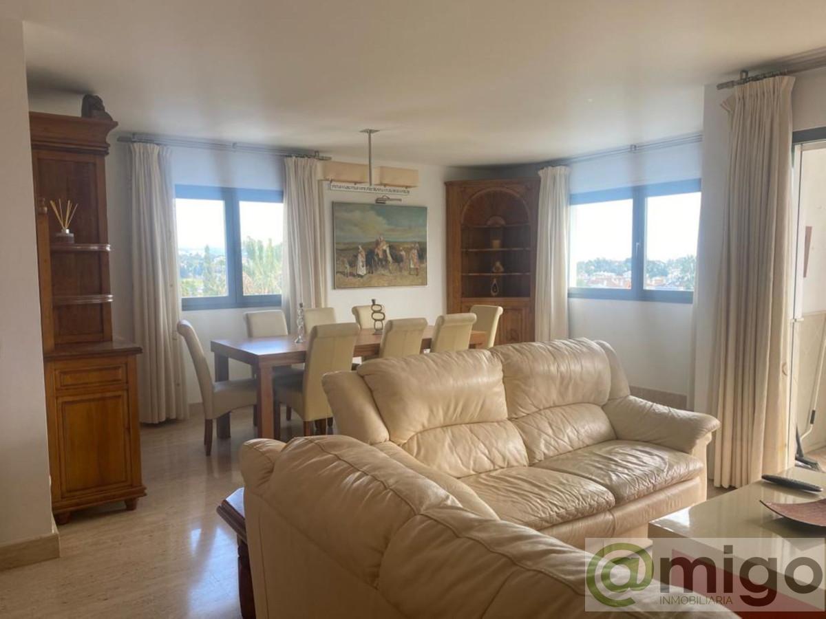 For sale of penthouse in Marbella