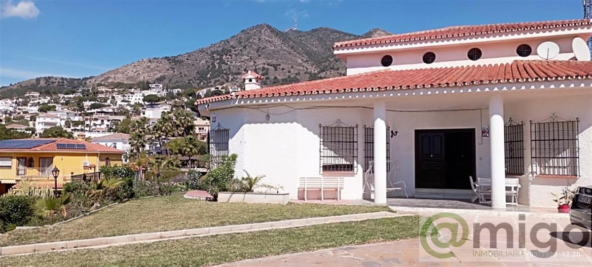 Venta de villa en Benalmadena Costa