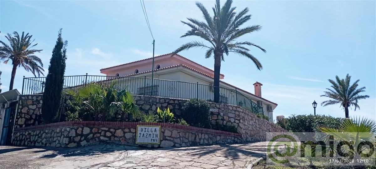 Venta de villa en Benalmadena Costa
