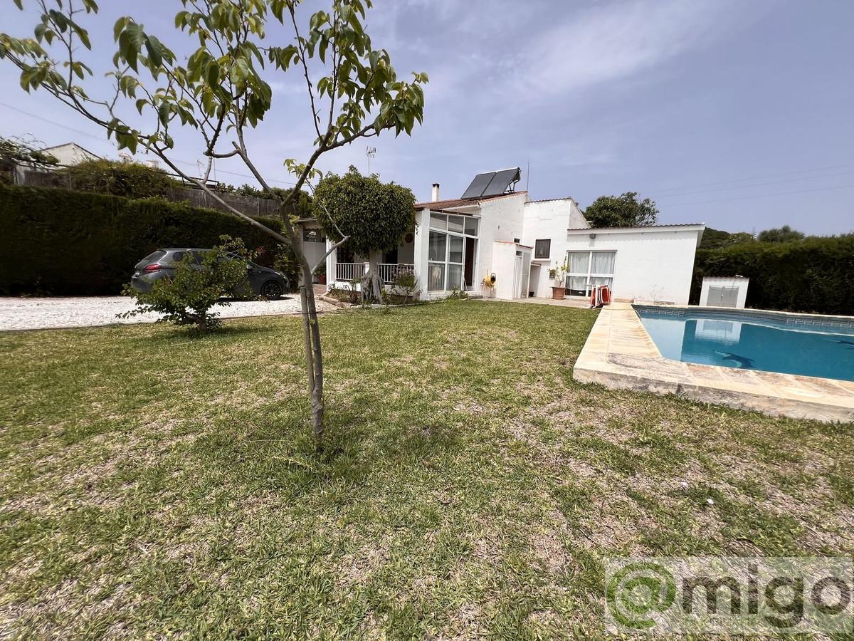 Venta de villa en Selwo