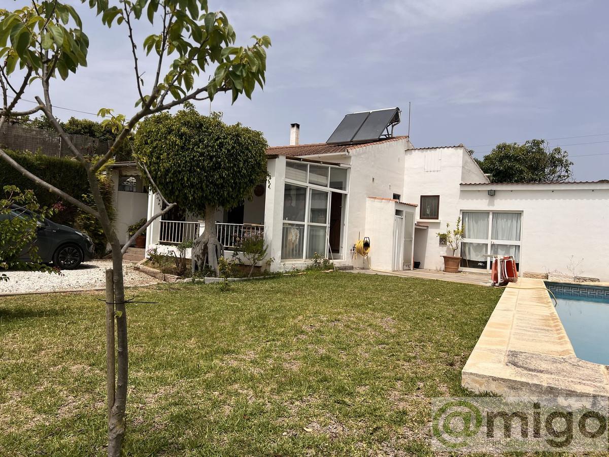 Venta de villa en Selwo
