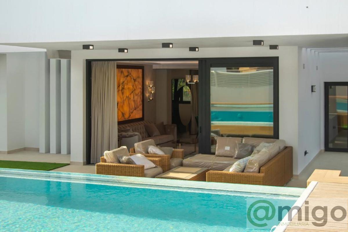 For sale of villa in Marbella